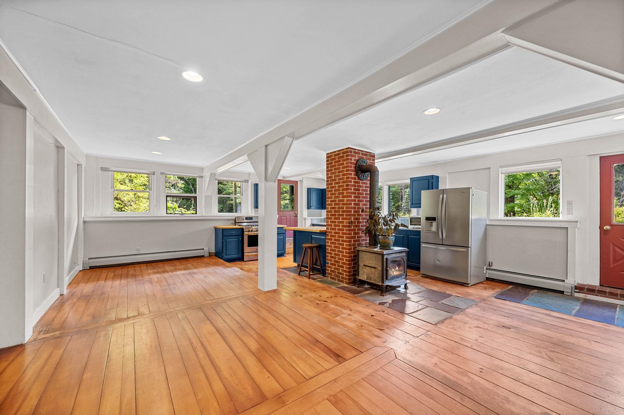 Elmore, Vermont 05661, United States, 4 Bedrooms Bedrooms, ,2 BathroomsBathrooms,Residential,Active,201994