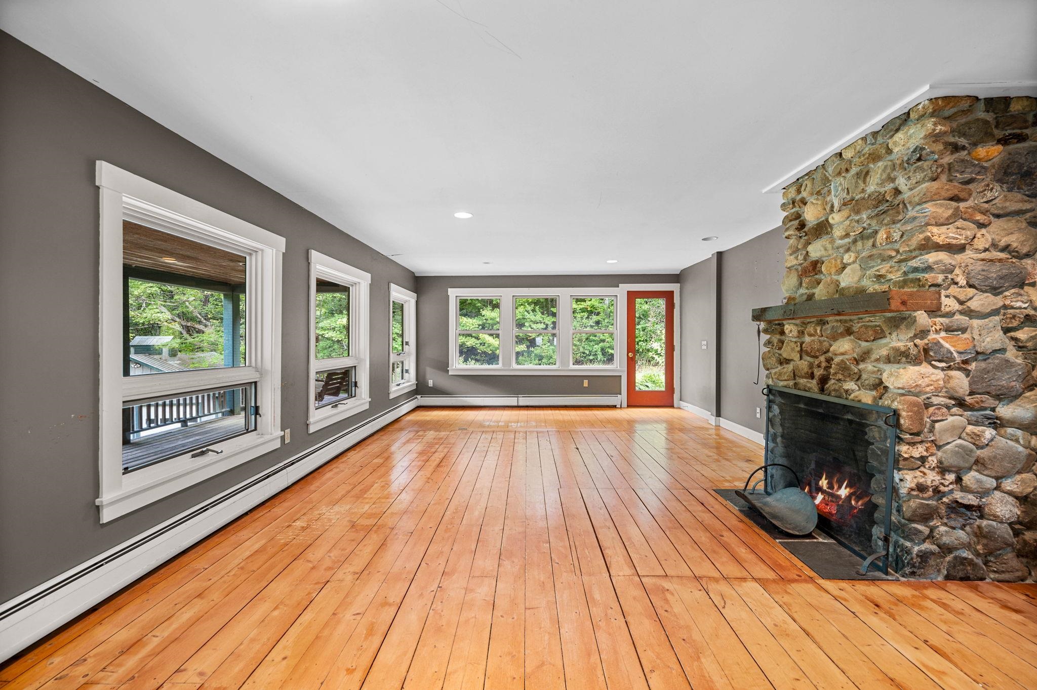 Elmore, Vermont 05661, United States, 4 Bedrooms Bedrooms, ,2 BathroomsBathrooms,Residential,Active,201994