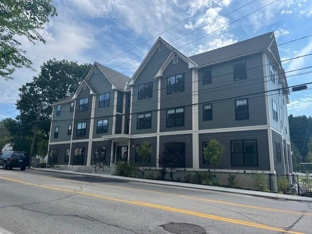 Photo of 725 Central Avenue #302, Dover, NH 03820 (MLS # 5056557)