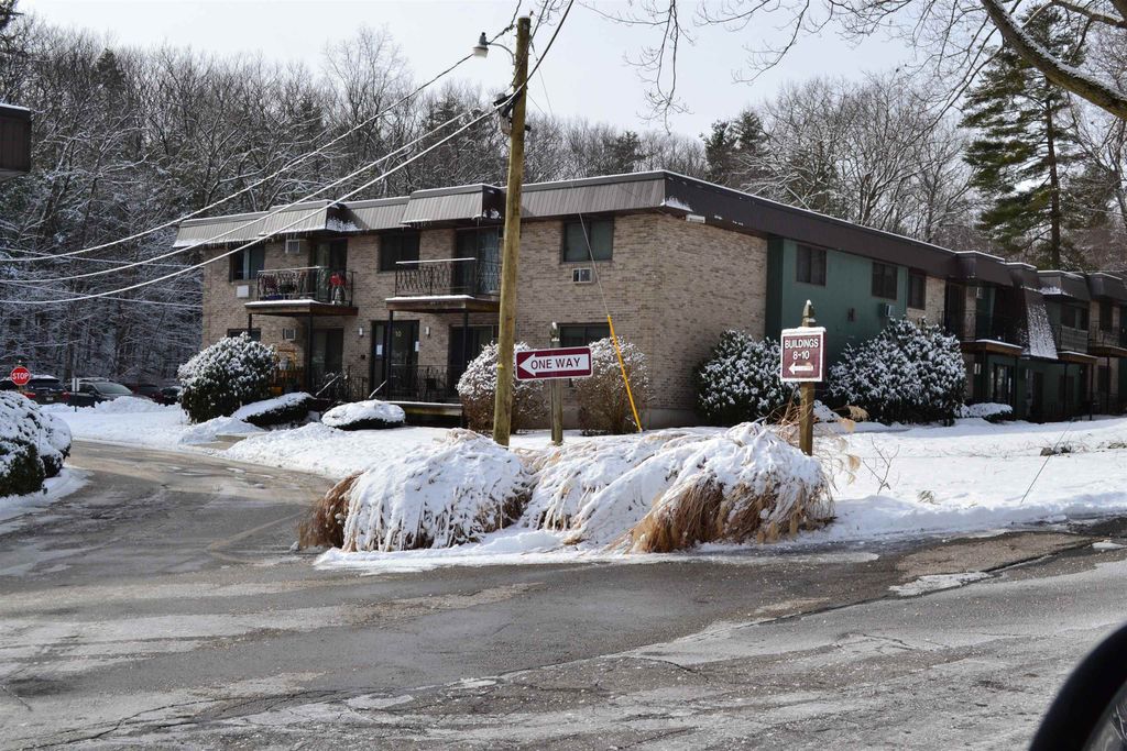 Photo of 10 Strawberry Bank Road #2, Nashua, NH 03062 (MLS # 5083551)