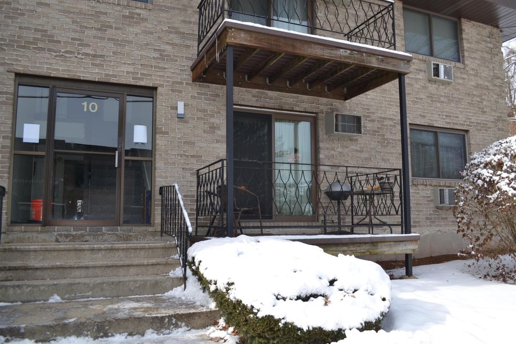 Photo of 10 Strawberry Bank Road #2, Nashua, NH 03062 (MLS # 5083551)