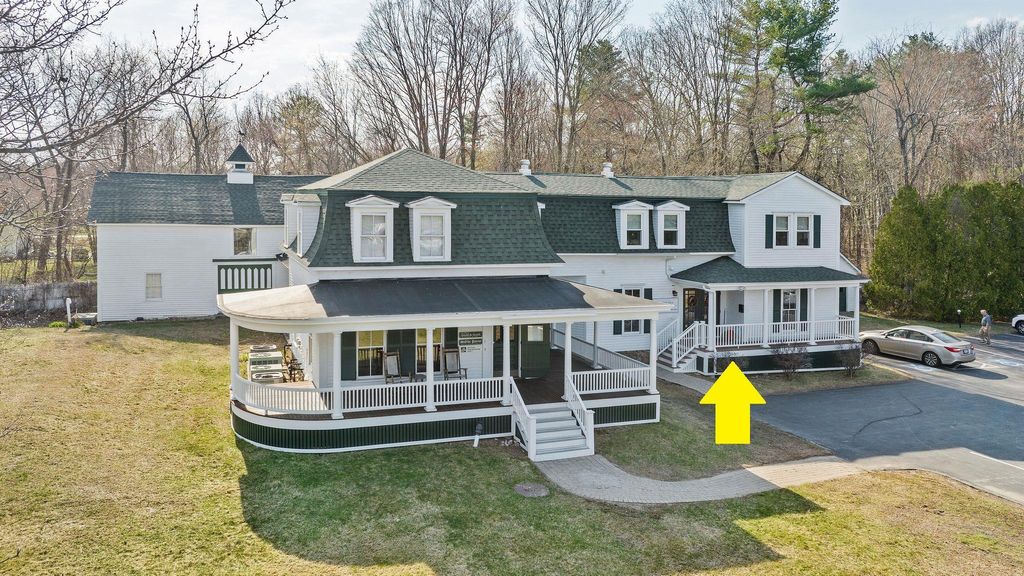 Photo of 183 Mammoth Road, Londonderry, NH 03053 (MLS # 4994037)