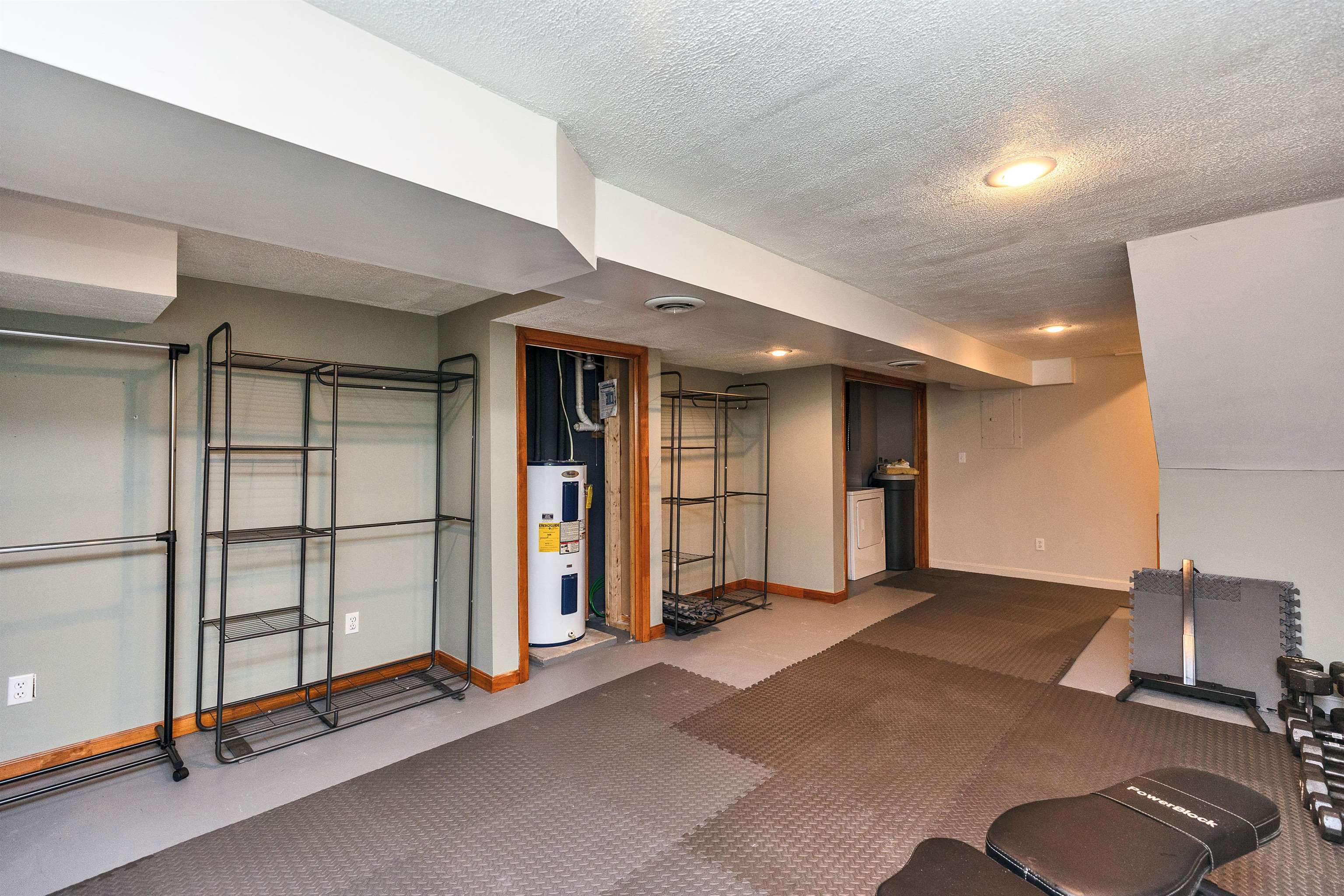 Stratham, New Hampshire 03885, United States, 1 Bedroom Bedrooms, ,1 BathroomBathrooms,Residential,Active,170091