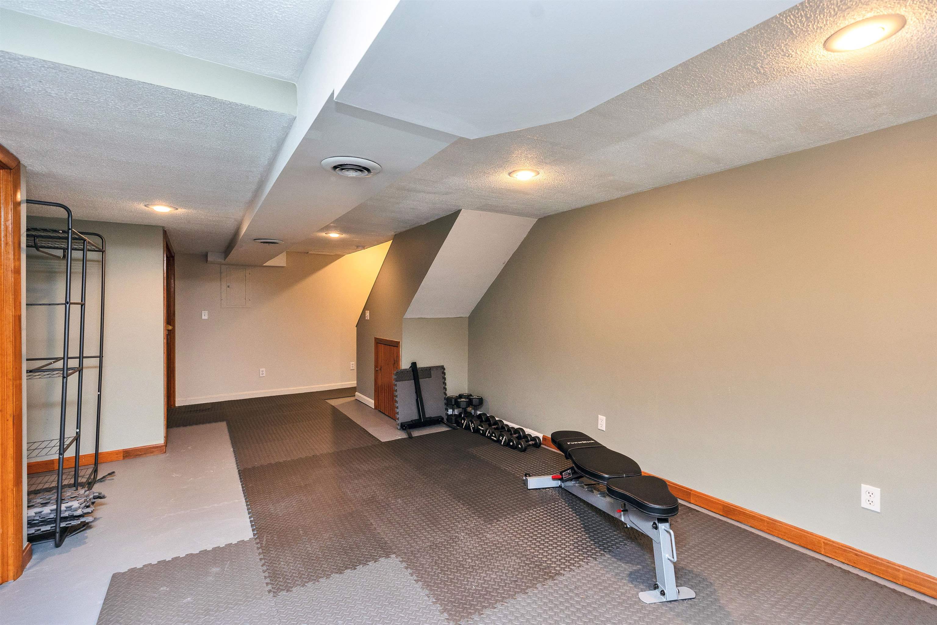 Stratham, New Hampshire 03885, United States, 1 Bedroom Bedrooms, ,1 BathroomBathrooms,Residential,Active,170091