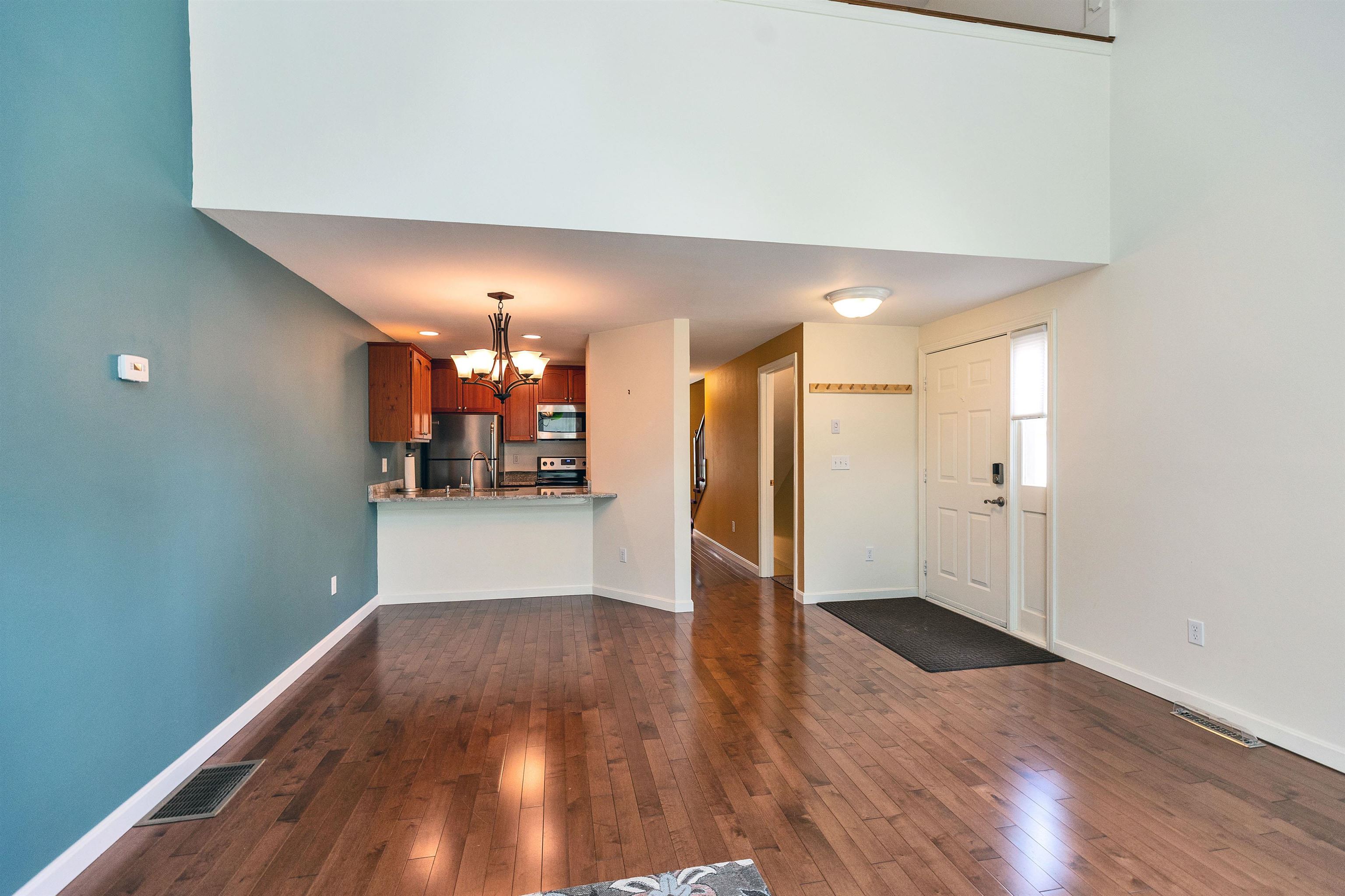 Stratham, New Hampshire 03885, United States, 1 Bedroom Bedrooms, ,1 BathroomBathrooms,Residential,Active,170091