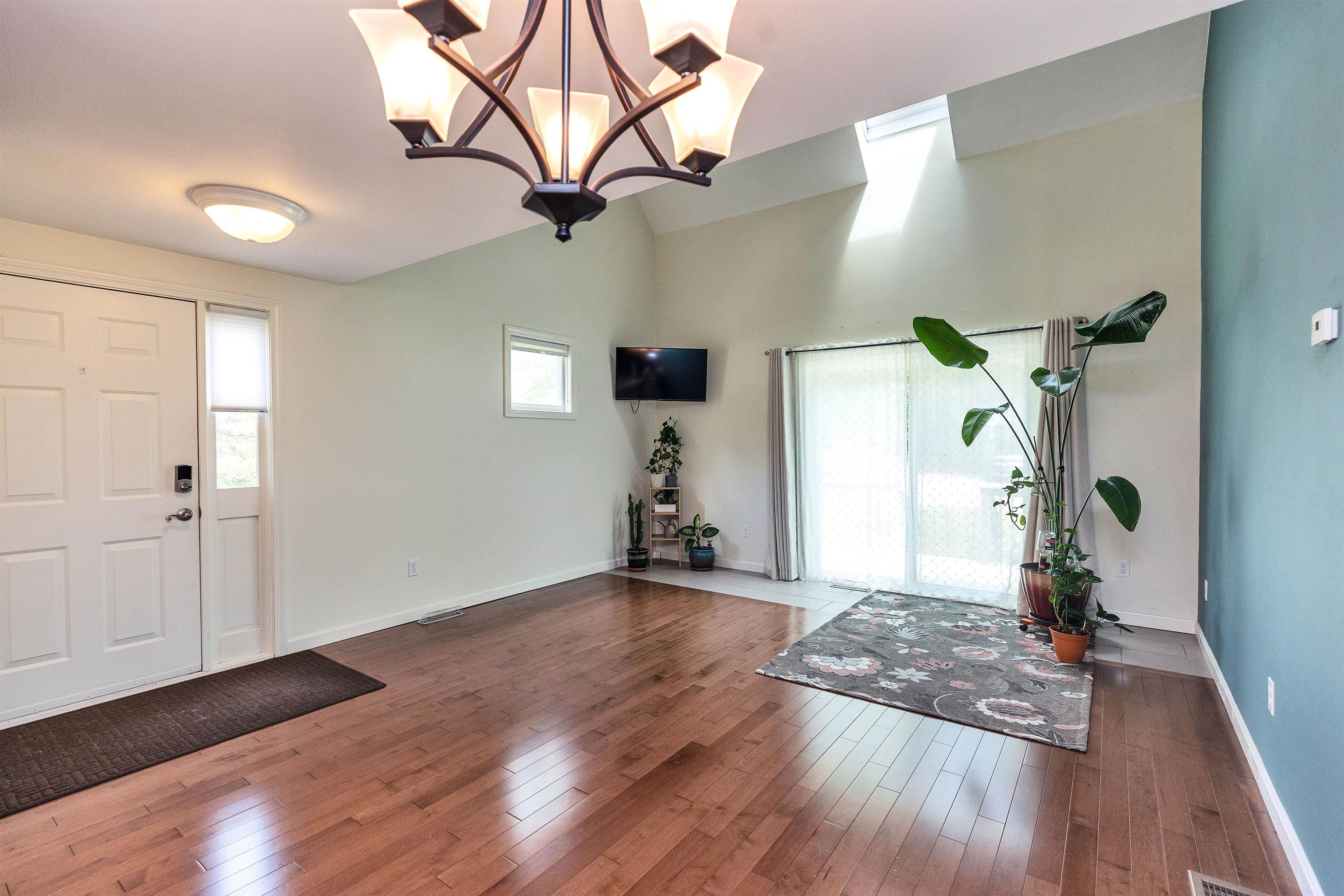 Stratham, New Hampshire 03885, United States, 1 Bedroom Bedrooms, ,1 BathroomBathrooms,Residential,Active,170091