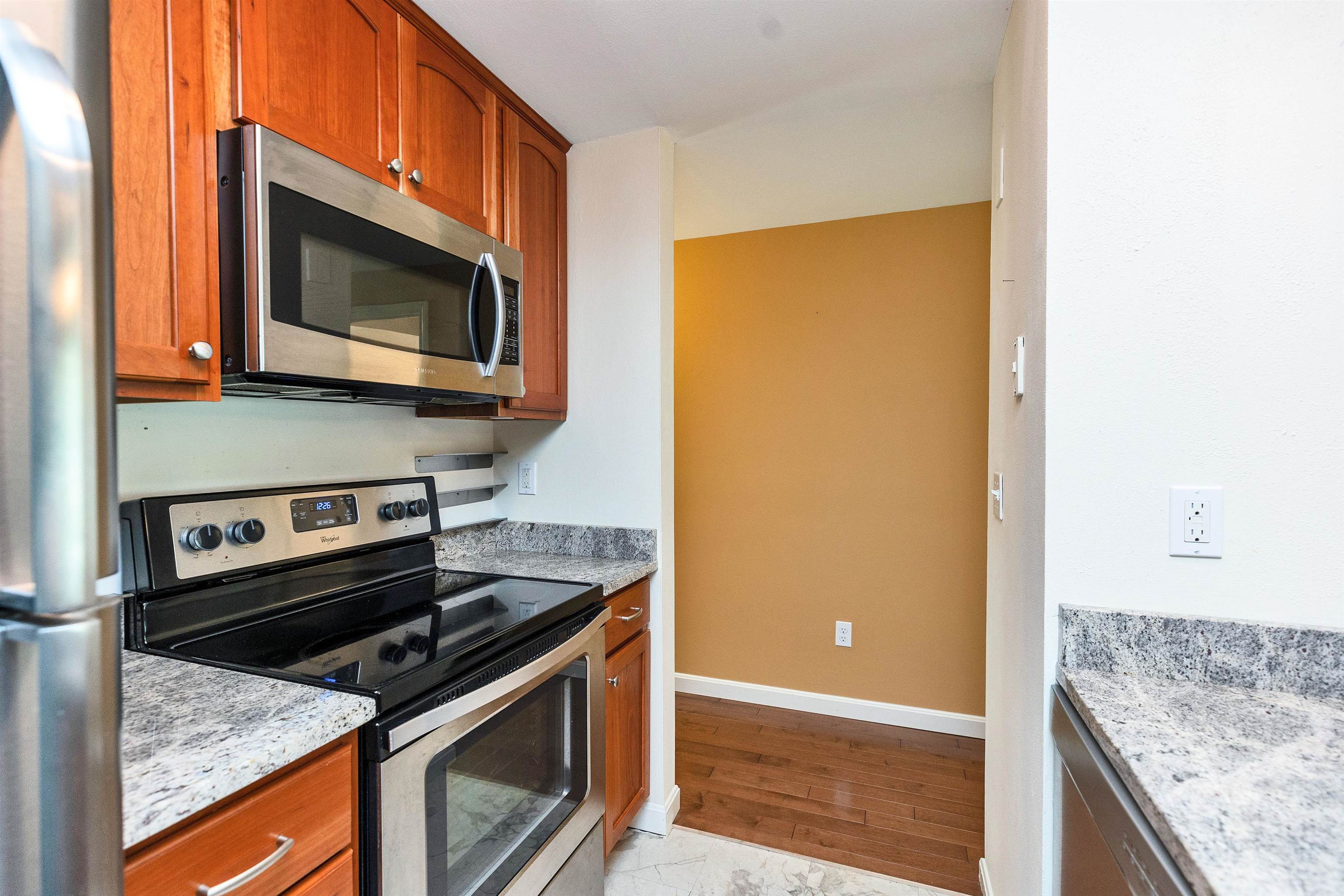 Stratham, New Hampshire 03885, United States, 1 Bedroom Bedrooms, ,1 BathroomBathrooms,Residential,Active,170091