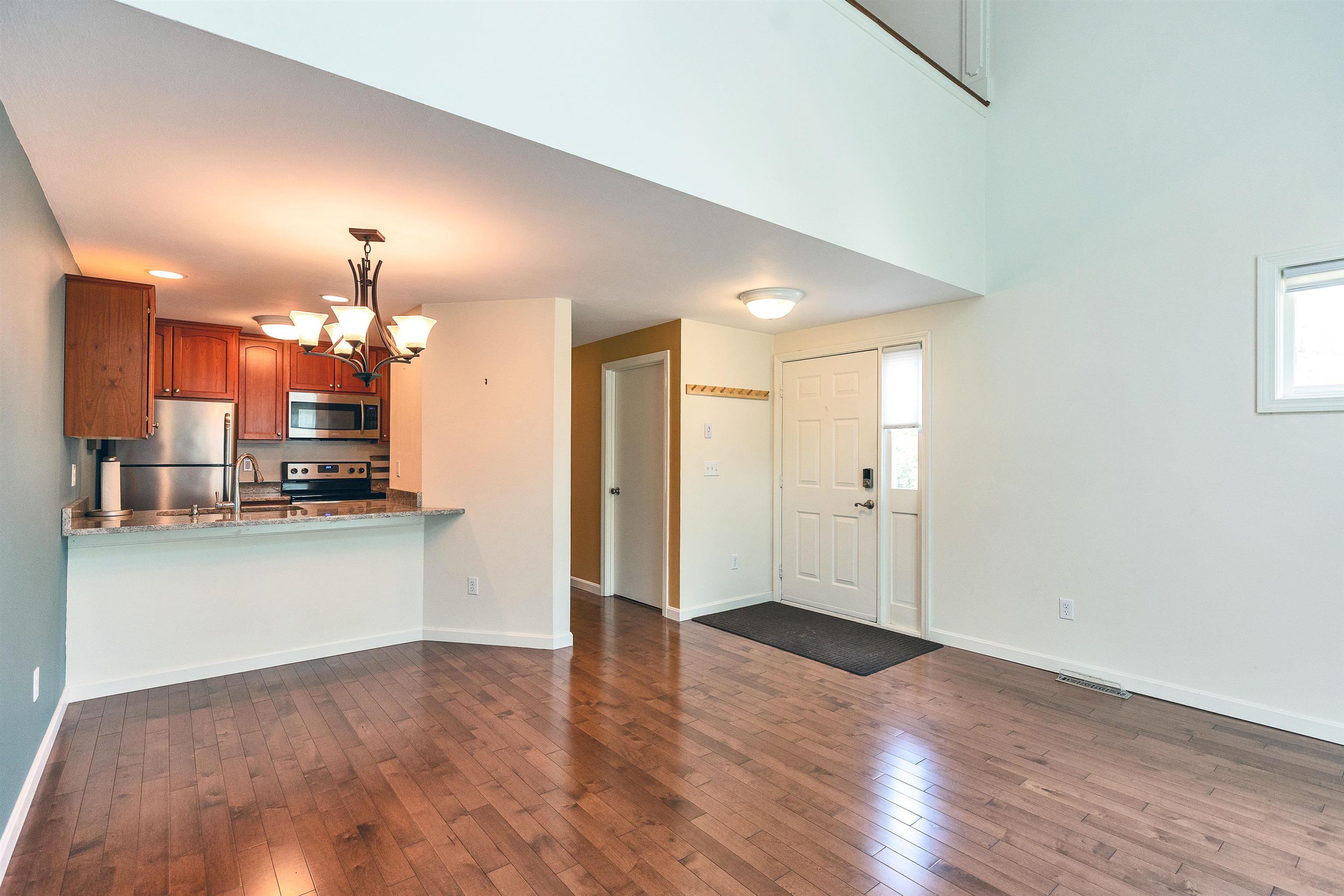 Stratham, New Hampshire 03885, United States, 1 Bedroom Bedrooms, ,1 BathroomBathrooms,Residential,Active,170091