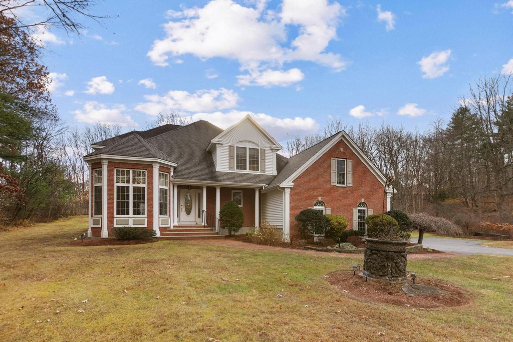 Photo of 37 Brady Avenue, Salem, NH 03079 (MLS # 5078735)