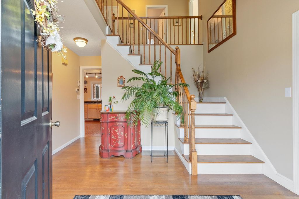 Photo of 17 Bicentennial Drive, Nashua, NH 03062 (MLS # 5083712)