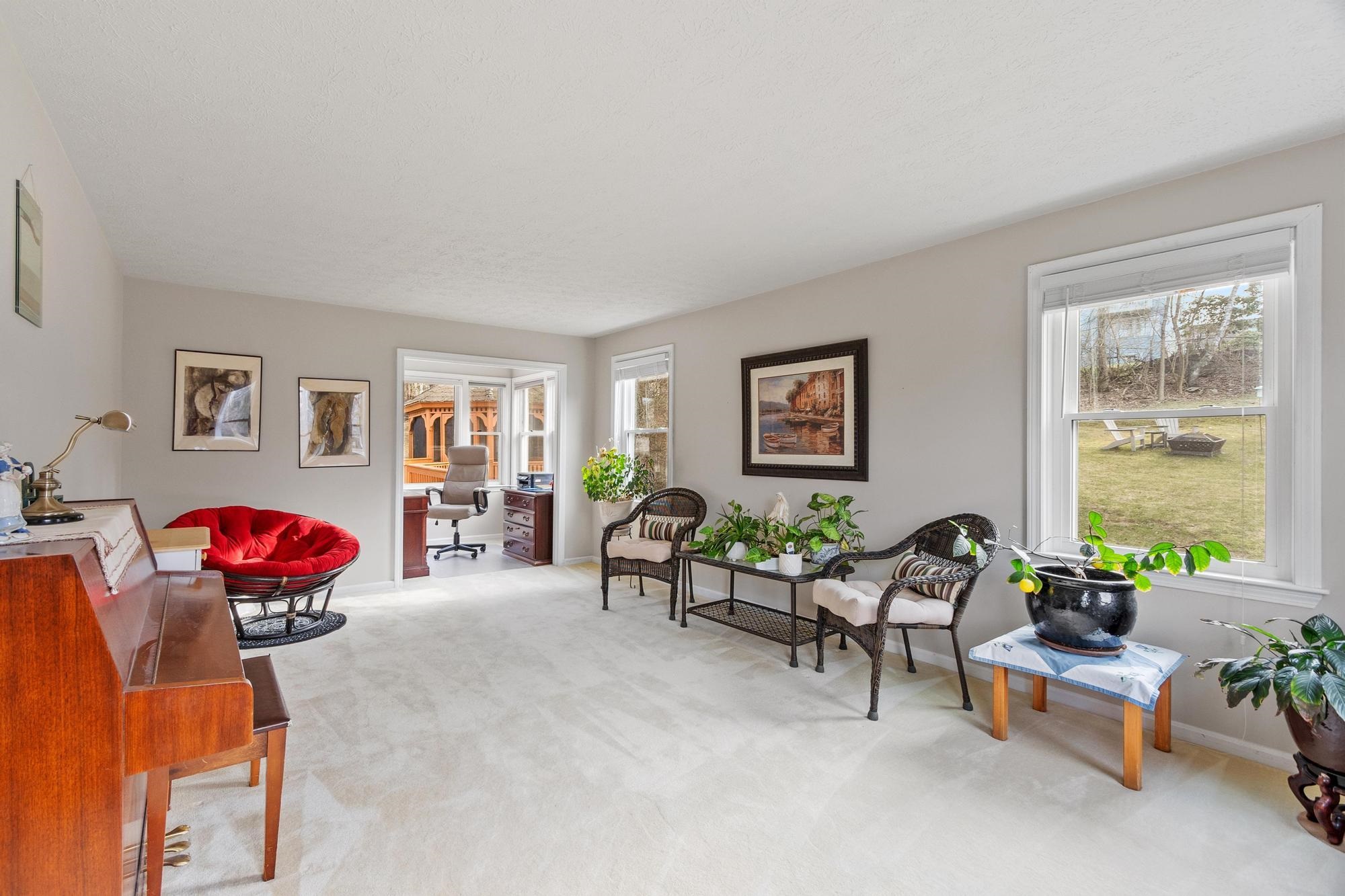 17 Bicentennial Drive