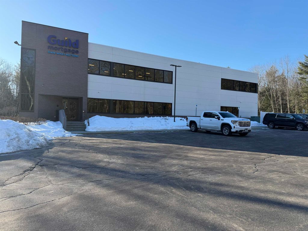 Photo of 318 South River Road, Bedford, NH 03110 (MLS # 5079248)