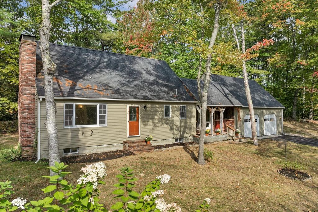 Photo of 98 White Birch Road, Wakefield, NH 03872 (MLS # 5063114)