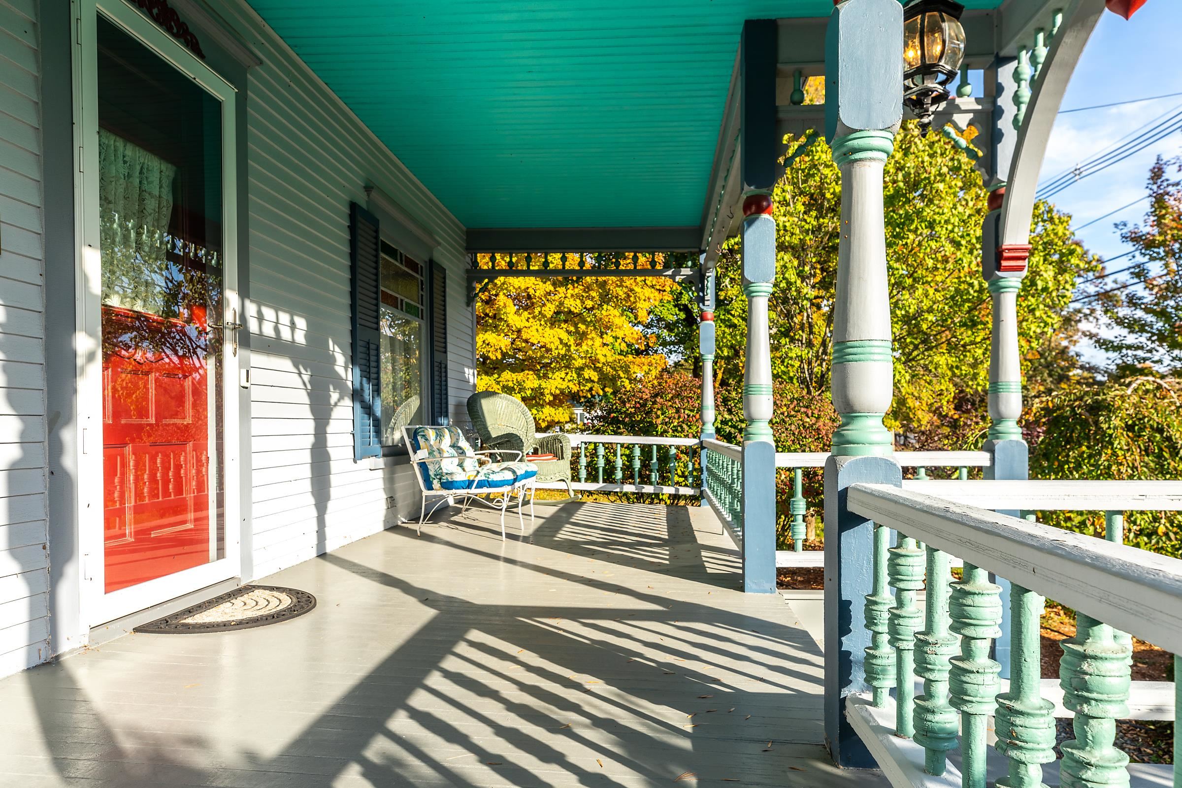 656 Main Street