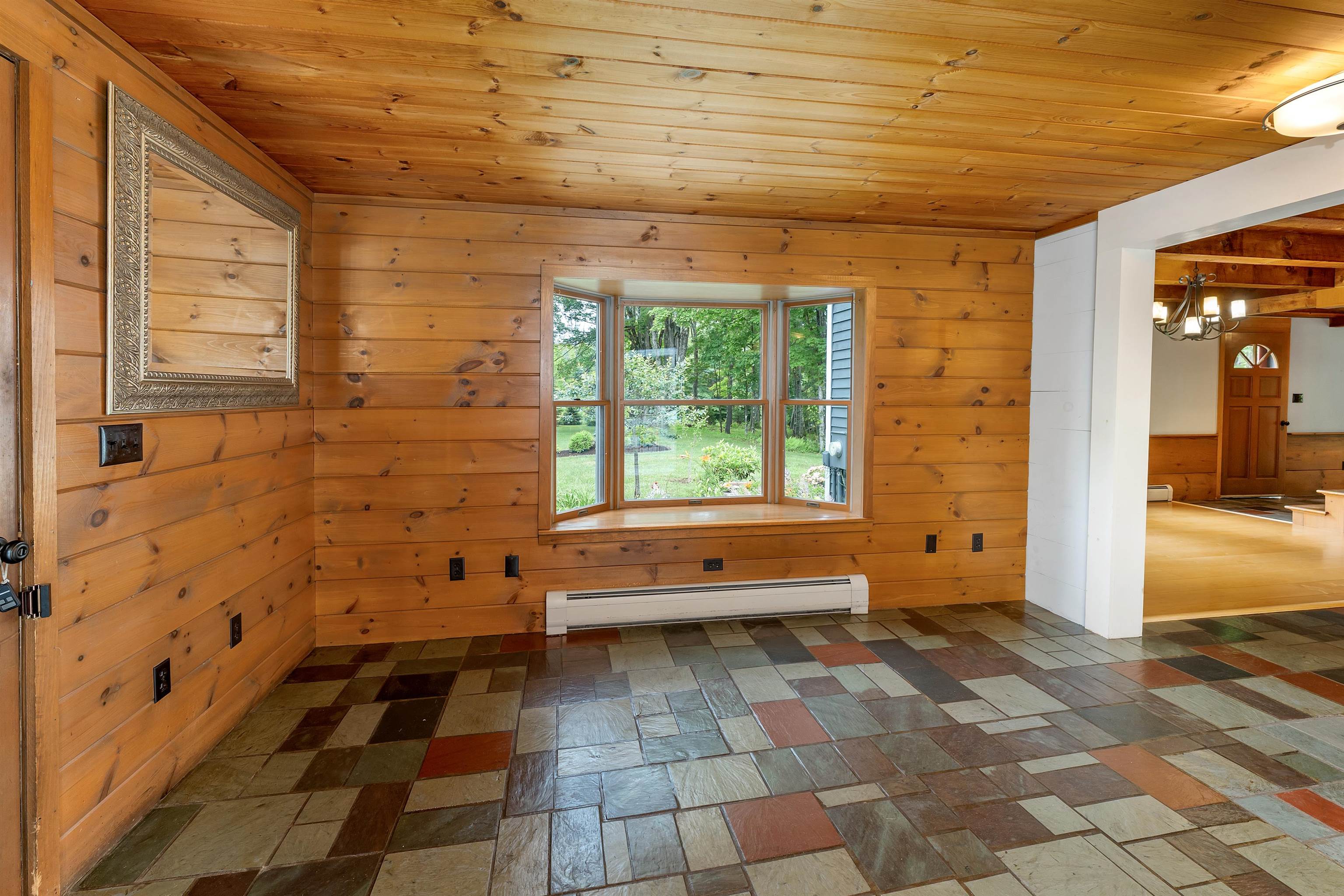 Hopkinton, New Hampshire 03229, United States, 3 Bedrooms Bedrooms, ,2 BathroomsBathrooms,Residential,Active,162195