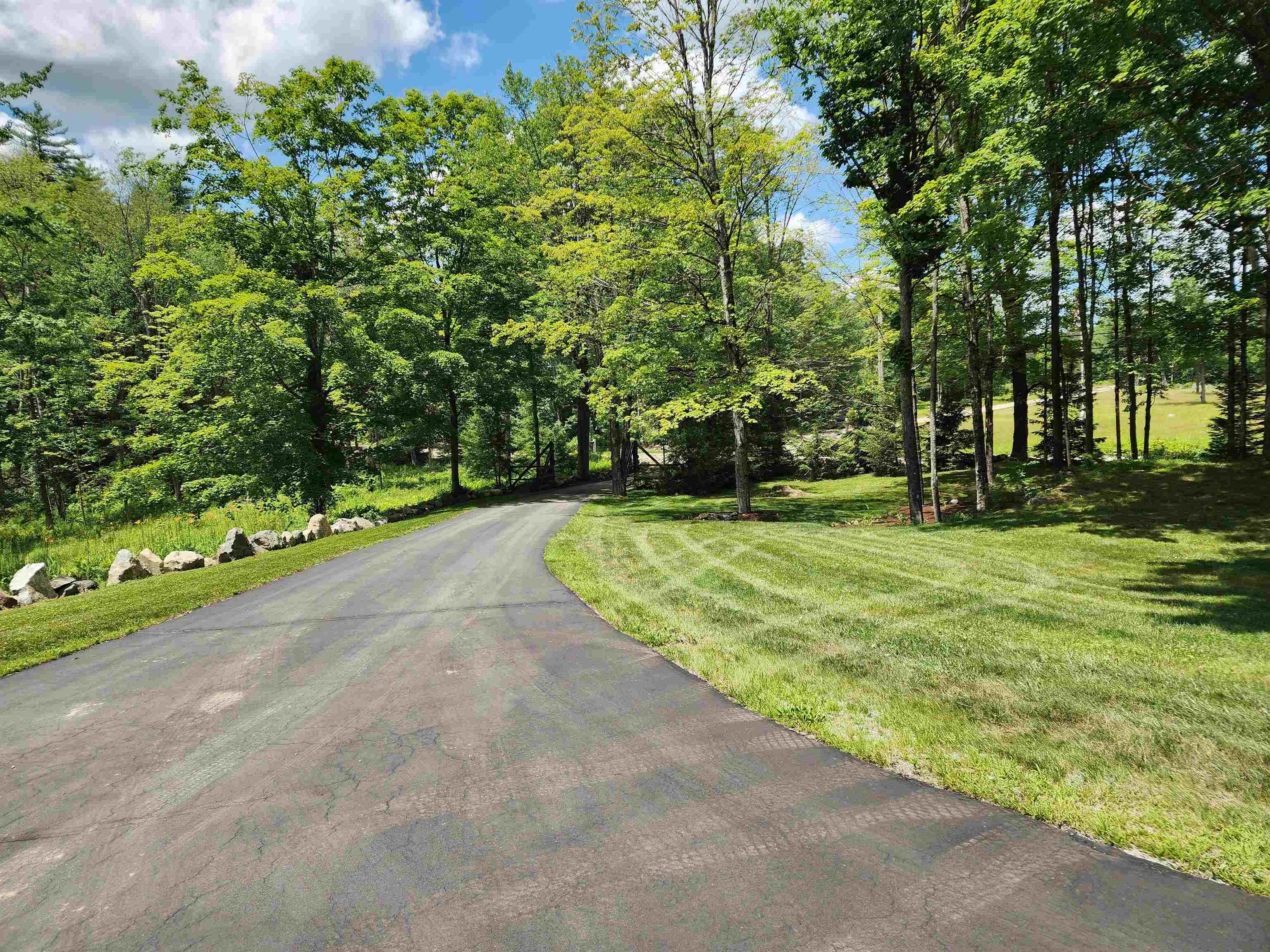 Hopkinton, New Hampshire 03229, United States, 3 Bedrooms Bedrooms, ,2 BathroomsBathrooms,Residential,Active,162195