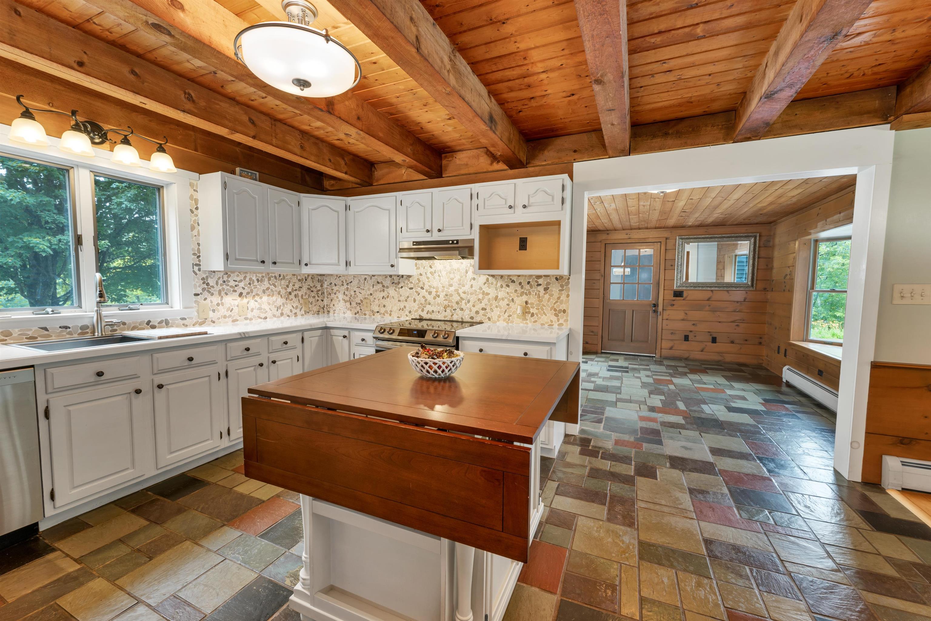 Hopkinton, New Hampshire 03229, United States, 3 Bedrooms Bedrooms, ,2 BathroomsBathrooms,Residential,Active,162195