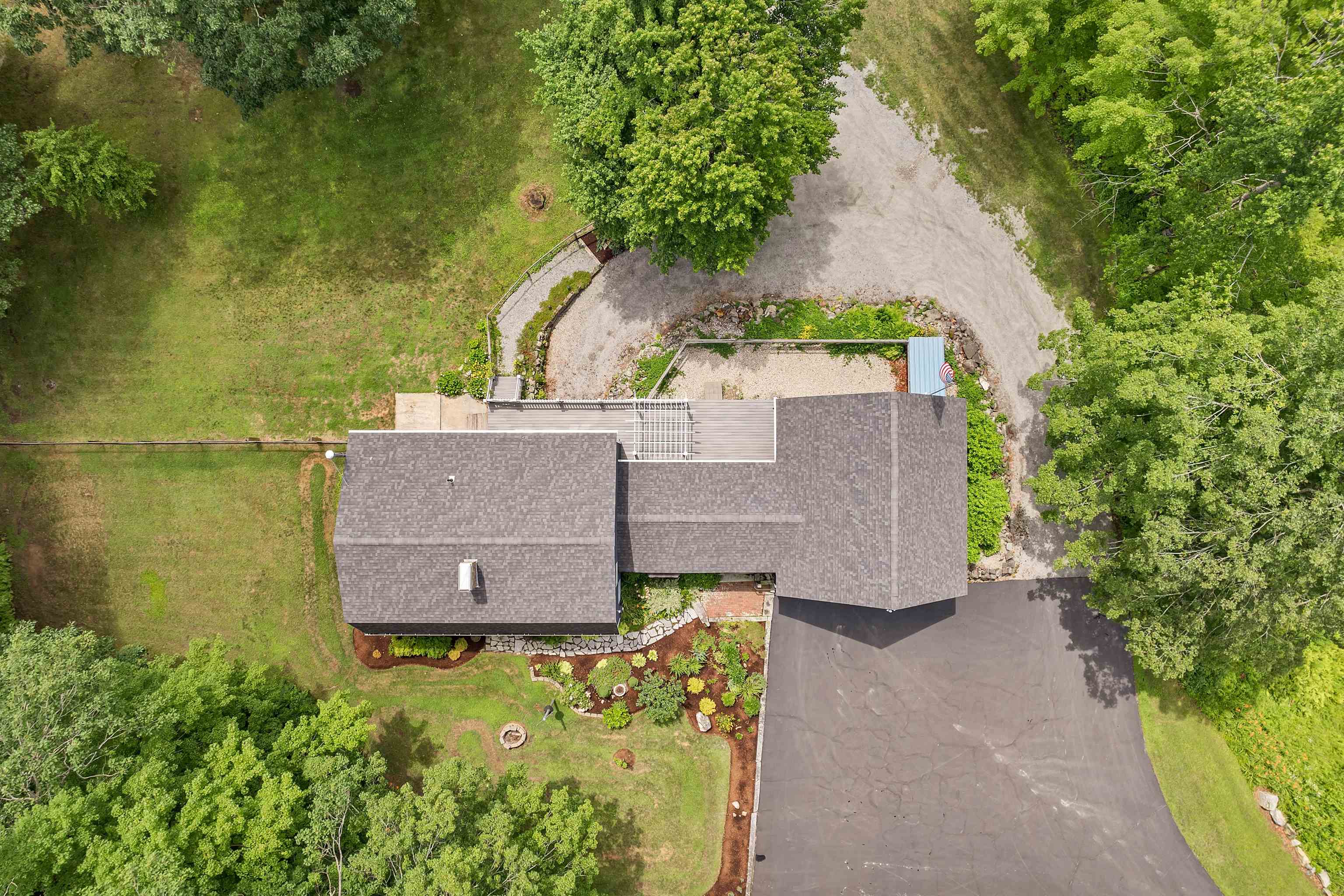 Hopkinton, New Hampshire 03229, United States, 3 Bedrooms Bedrooms, ,2 BathroomsBathrooms,Residential,Active,162195