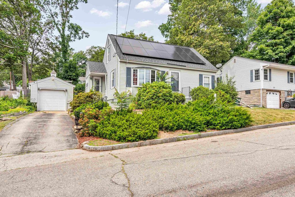 Photo of 354 Seames Drive, Manchester, NH 03103 (MLS # 5050780)