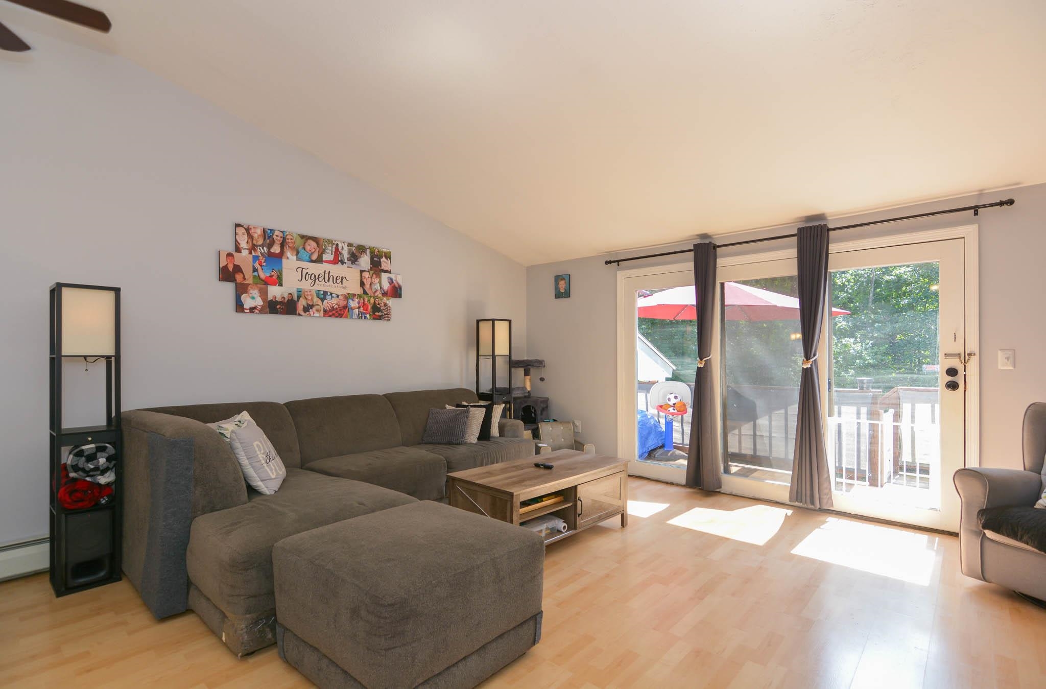 881 Mammoth Road 403