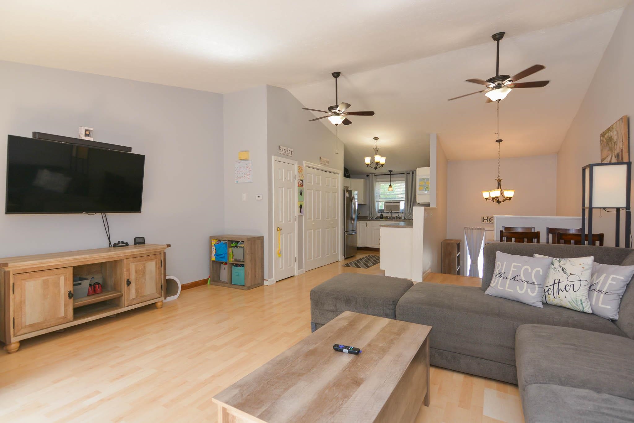 881 Mammoth Road 403