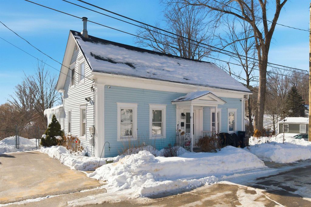 Photo of 8 West Street, Tilton, NH 03276 (MLS # 5076189)