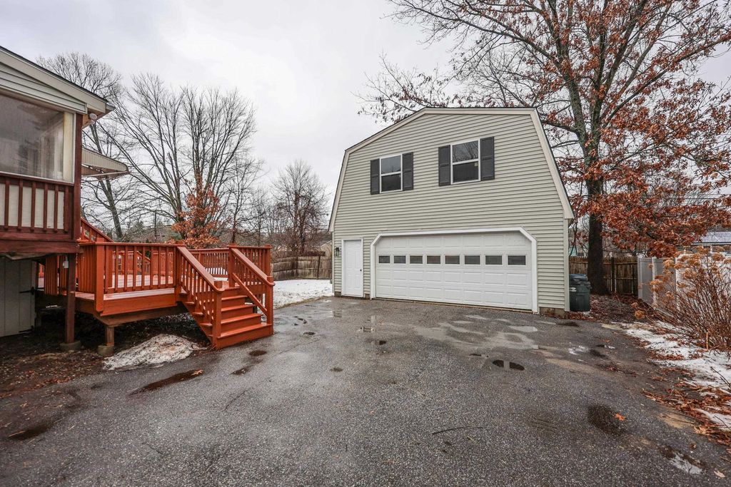 Photo of 92 Roseanne Lane, Manchester, NH 03103 (MLS # 5072443)