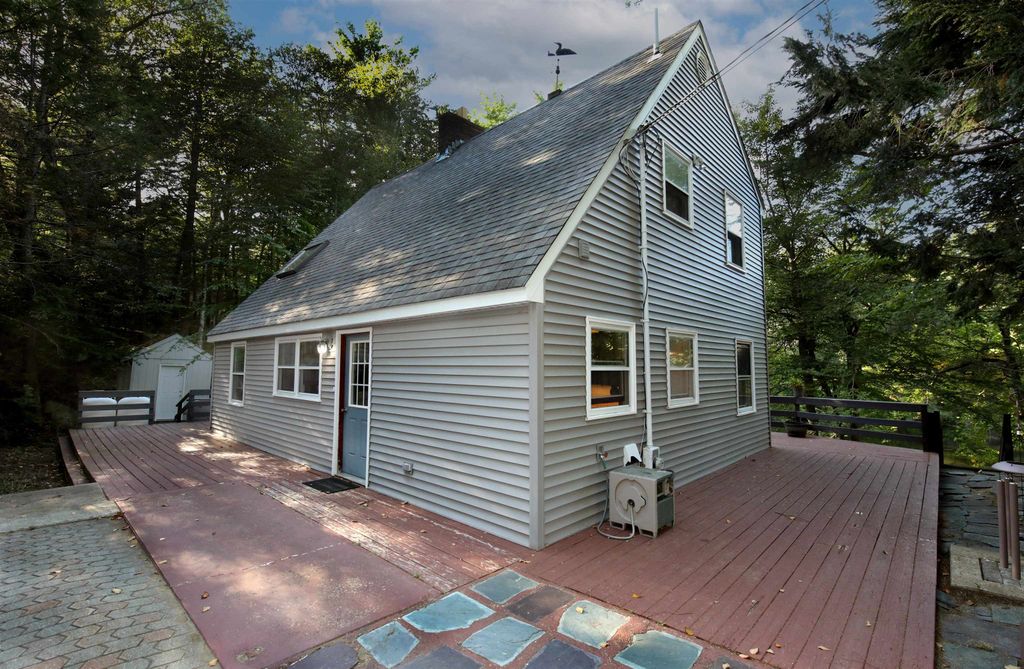 Photo of 113 Lakeview Drive, Nottingham, NH 03290 (MLS # 5062936)