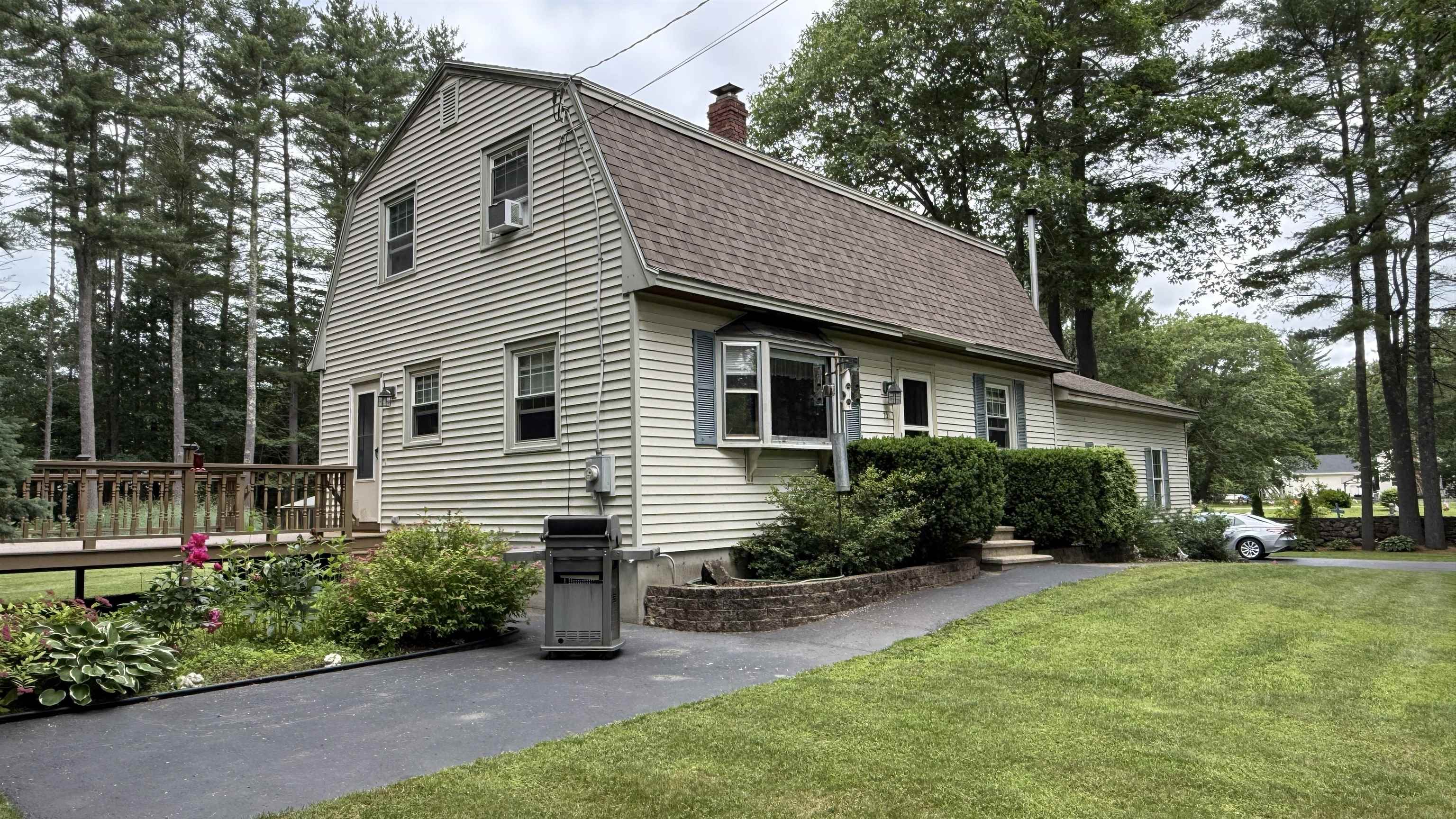 75 Leavitt Road