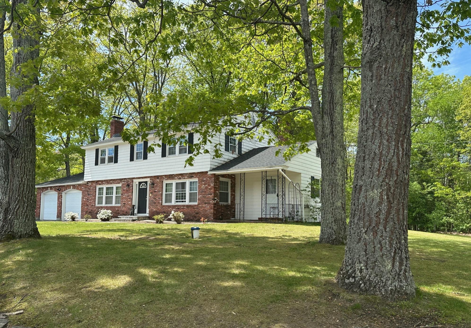 2 Inwood Circle