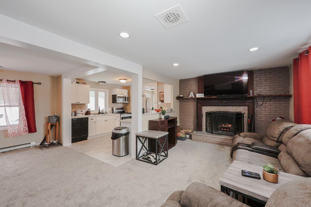 Photo of 128 N Shore Road, Derry, NH 03038 (MLS # 5077184)