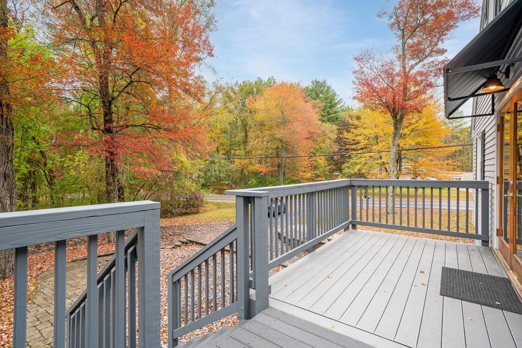 Photo of 95 Mammoth Road, Londonderry, NH 03053 (MLS # 5065594)