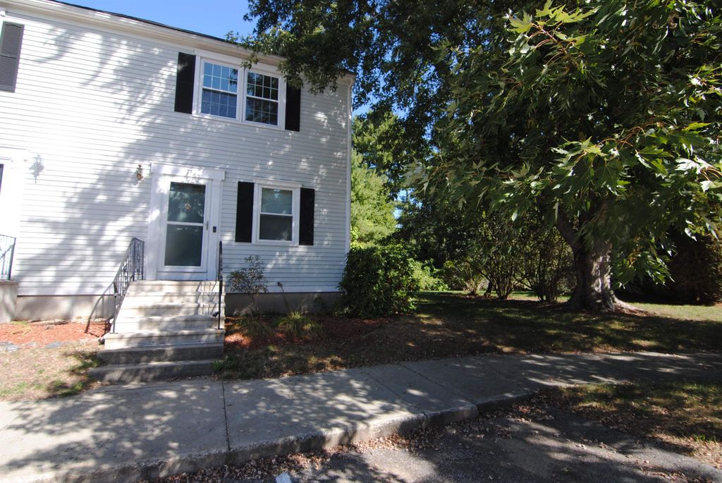 Photo of 77 Cadogan Way, Nashua, NH 03062 (MLS # 5064838)