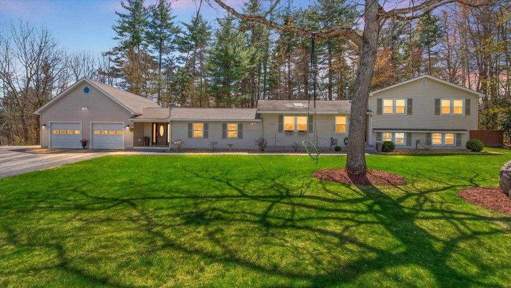 Photo of 4 Wallace Drive, Merrimack, NH 03054 (MLS # 5085390)