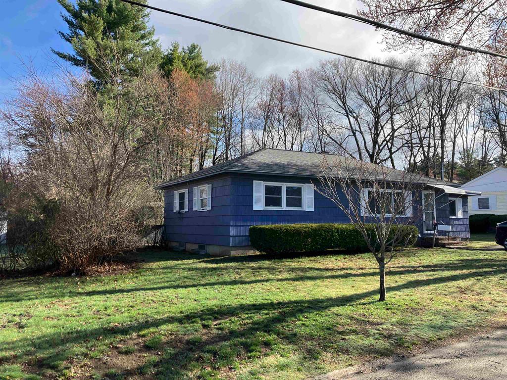 Photo of 120 Purdue Street, Manchester, NH 03103 (MLS # 5084108)
