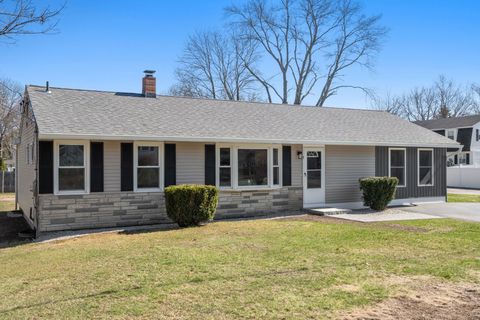 Photo of 3 Exeter Street, Derry, NH 03038 (MLS # 5082892)