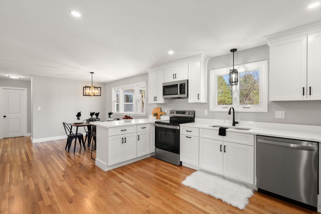 Photo of 3 Exeter Street, Derry, NH 03038 (MLS # 5082892)