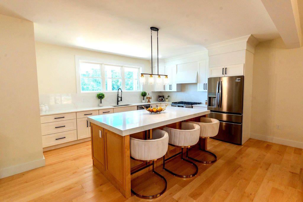 Photo of 55 Indian Rock Road, Bedford, NH 03110 (MLS # 5076377)
