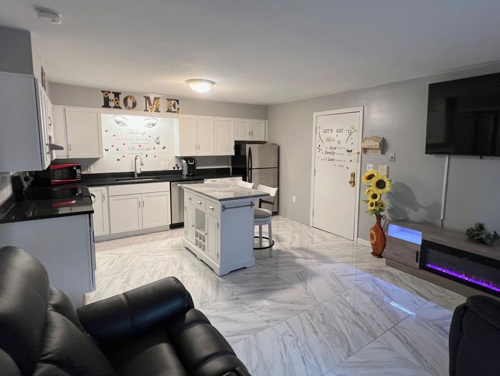 Photo of 5 Autumn Leaf Drive #16, Nashua, NH 03060 (MLS # 5085234)