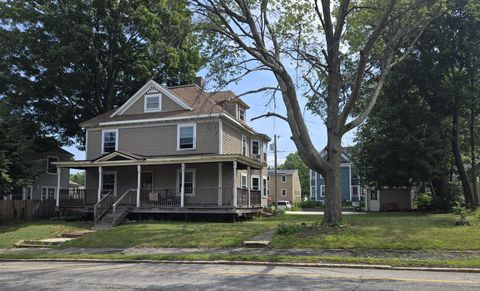 Photo of 841 Beech Street, Manchester, NH 03104 (MLS # 5051542)