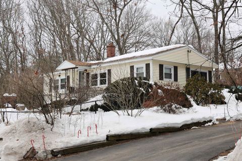 19 West Stearns Avenue Hooksett NH 03106