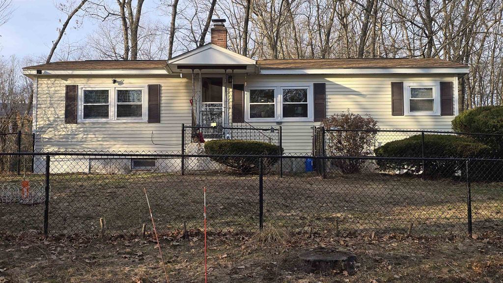 Photo of 19 West Stearns Avenue, Hooksett, NH 03106 (MLS # 5077856)