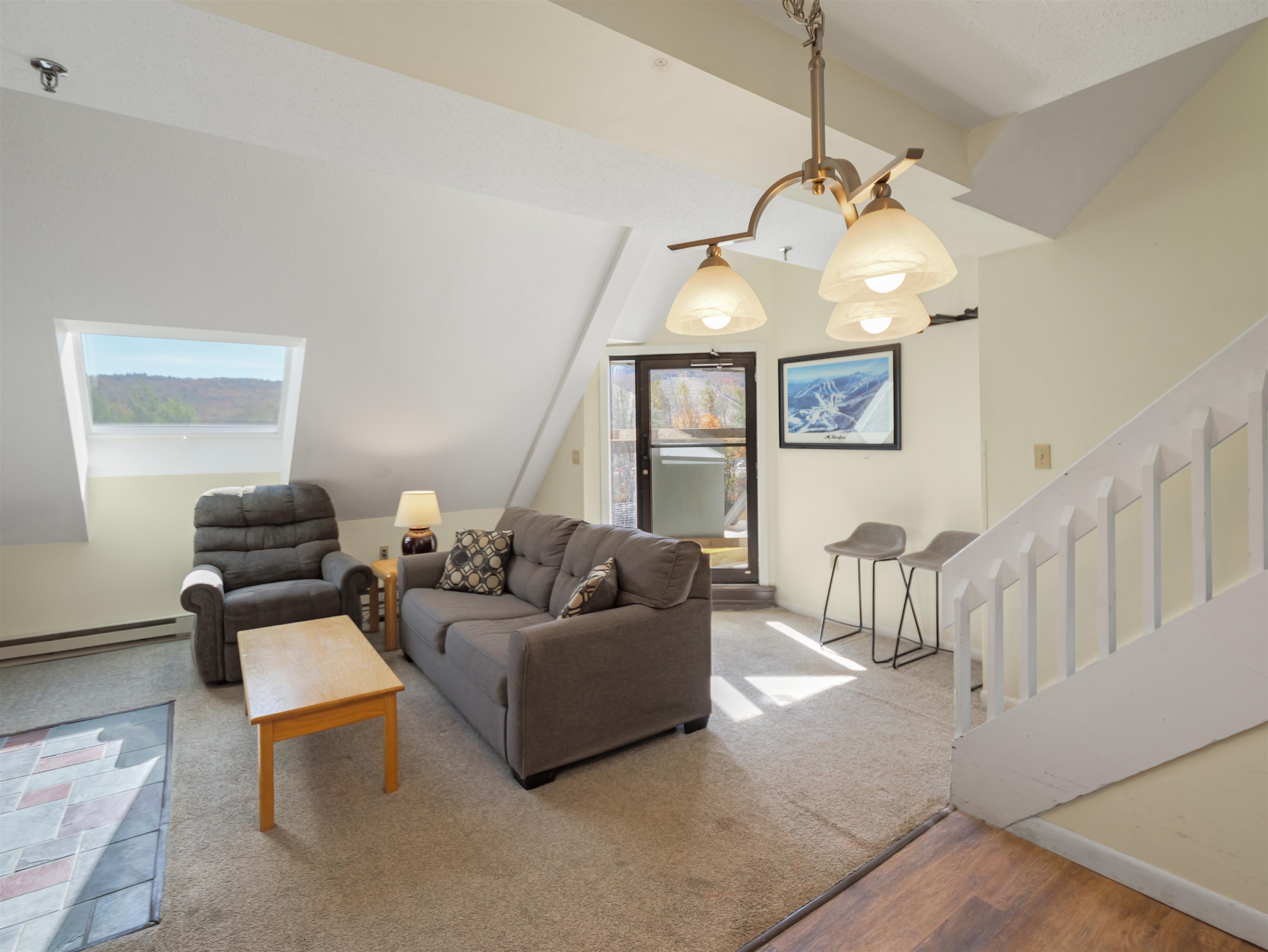 133 East Mountain Road 3F8