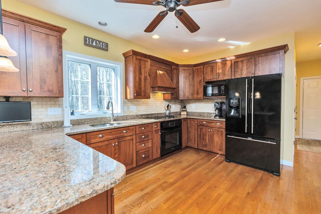 Photo of 5 Shady Rock Road, Brookline, NH 03033 (MLS # 5085503)