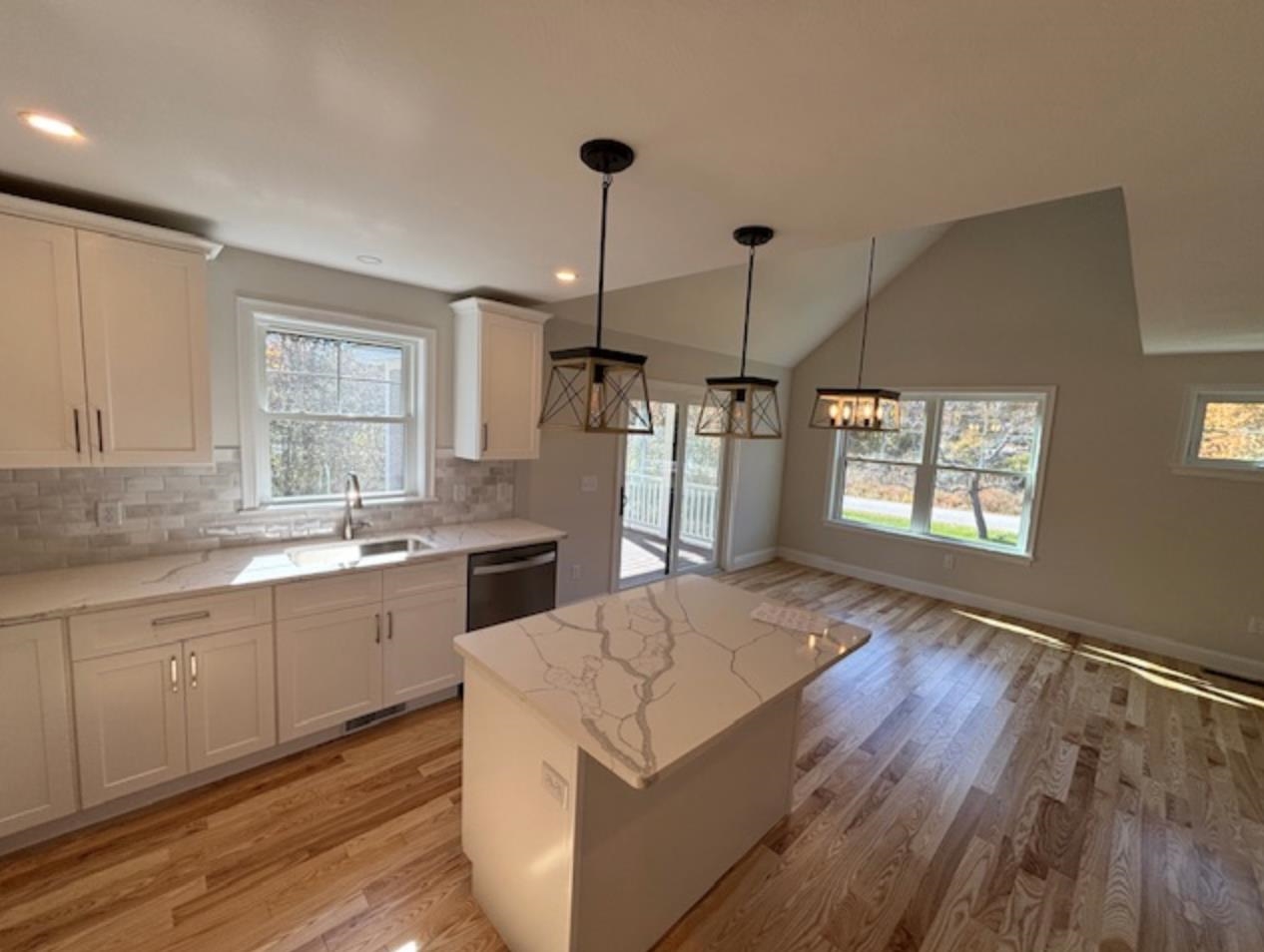11 Edgewater Drive 23