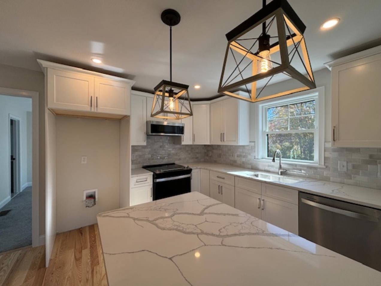 11 Edgewater Drive 23