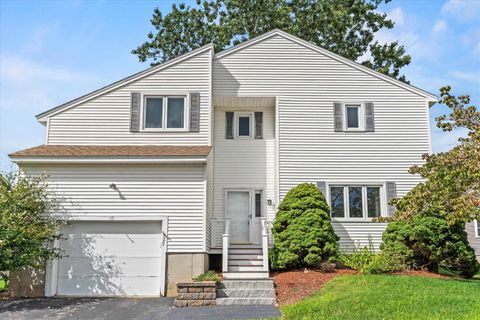 Photo of 27 Country Hill Road, Nashua, NH 03063 (MLS # 5058599)