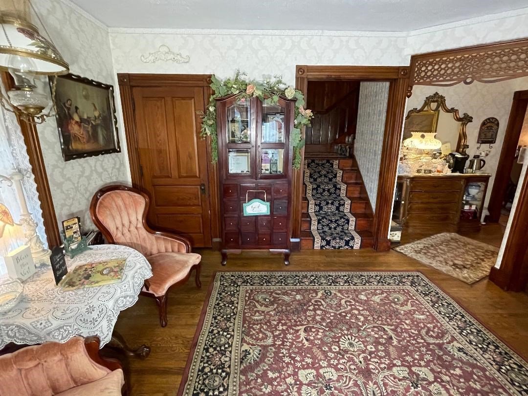 8 Pleasant Street