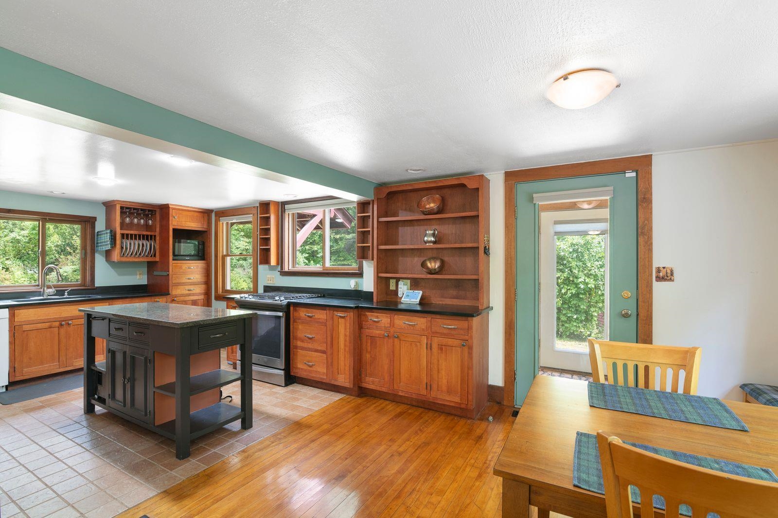 17 Tinker Hill Road