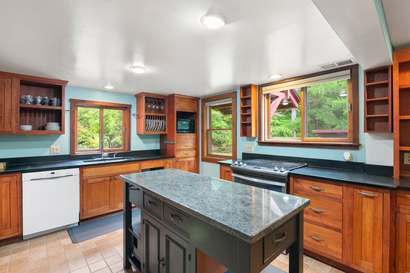 17 Tinker Hill Road